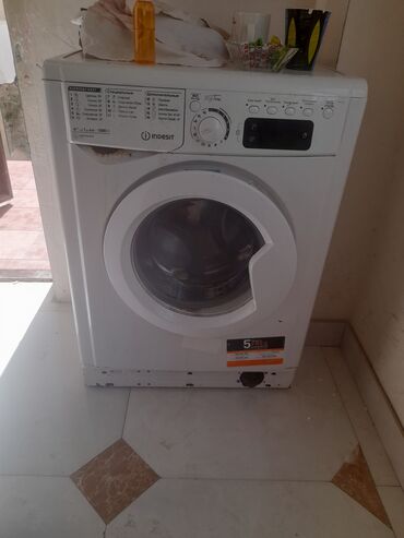 indesit: Paltaryuyan maşın Indesit, 5 kq, Avtomat, Qurutmasız, Kredit yoxdur