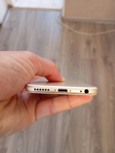 Apple iPhone: Bütün gördüyünüz telefonlar birlikdə satılır və qiyməti toplam 100 -da lalafo.az — 14 Apple iPhone: Bütün gördüyünüz telefonlar birlikdə satılır və qiyməti toplam 100 — 14