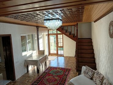 Uzunmüddətli kirayə evlər: Köhnə Qafqaz üslubunu müasir rahatlıqla birləşdirən geniş 2 mərtəbəli — 2