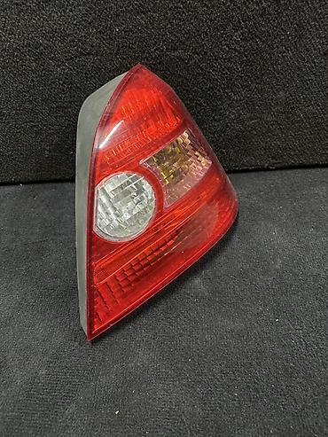 civik: Honda civik 2002
Хонда сивик 2002 года хедчбек 
Задный правый стоп — 1