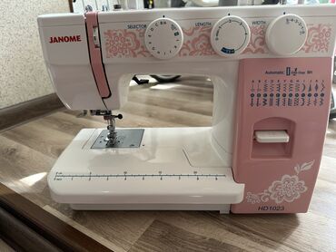 швейний машына: Продаю швейную машину Janome HD1023 25 швейных операций