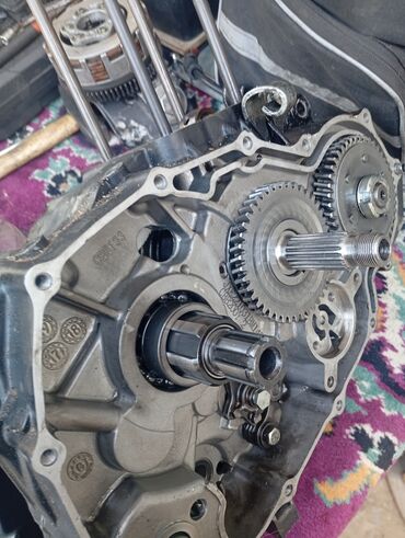 Sbor motorlar və silindr başlıqları: Salam Tufan Isqilal motorun motor hissesinde olan parçalar tam saz — 9