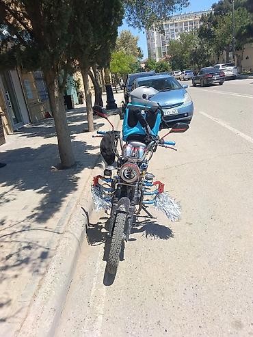 pit bayk: Moto-skuterlə qida çatdırılma dəsti - Çatdırılma üçün tam təchizatlı — 2