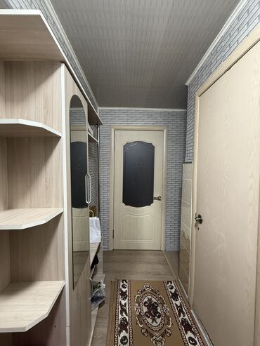 срочно продам квартиру в бишкеке: 3 комнаты, 57 м², 104 серия, 1 этаж, Евроремонт
