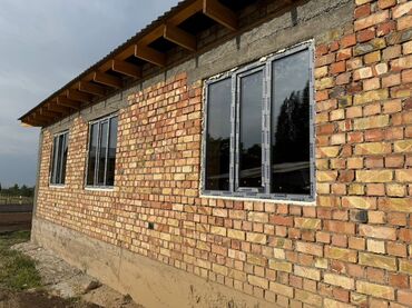 дорожка кремлевская: Кирпичный дом с пластиковыми окнами - Стены из полнотелого кирпича с