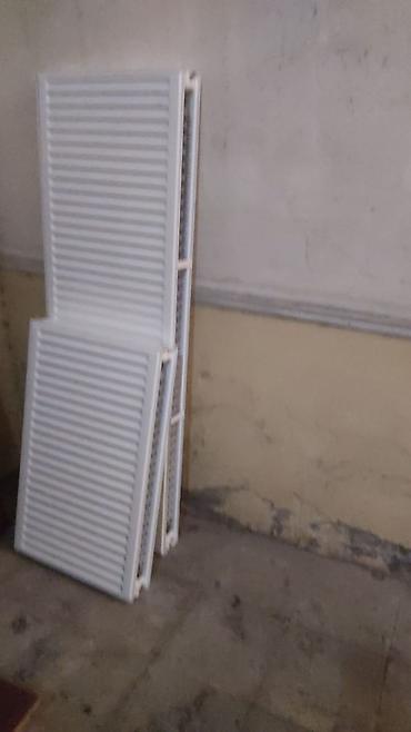 2 eded radiator tan saz veziyetde. demek olar ki yenidi. boyuk 1.50