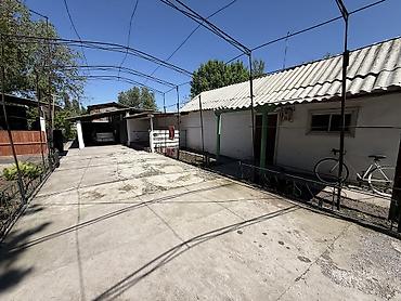 Продажа коттеджей и домов: 🏡 Продаётся уютный дом в Кара-Балте! 📍 Адрес: ул. Центральная, 174Б — 7