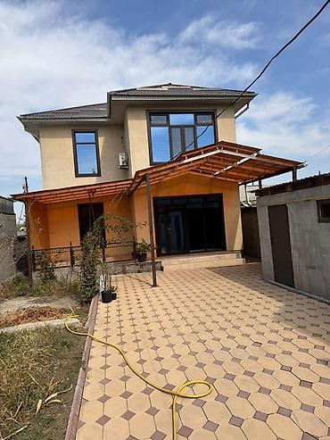 Продажа коттеджей и домов: СРОЧНО! Двухэтажный дом в Новопавловке (Кирком) Площадь дома: 170 м² — 1