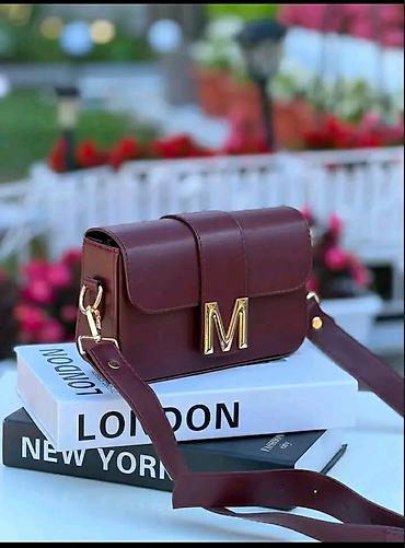 ranac real madrid: Nove boje torbica - MONA
Cena torbe 3.200 din 
Dimenzije 22×11cm — 7