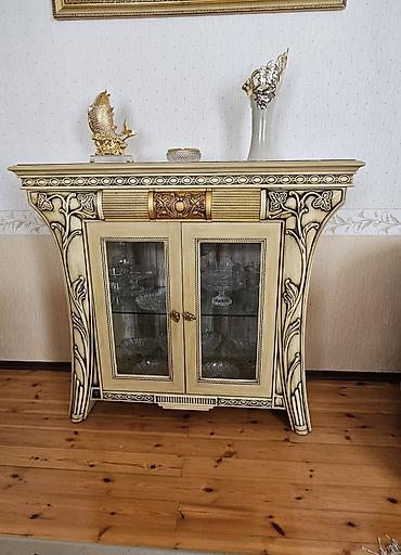 skaf dolab: Klassik üslubda vitrin/konzol şkaf Malaziya istehsal eni:135sm — 3