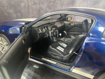 Avtomobil modelləri: Коллекционная модель Ford Mustang Shelby GT500 blue with white stripe — 17