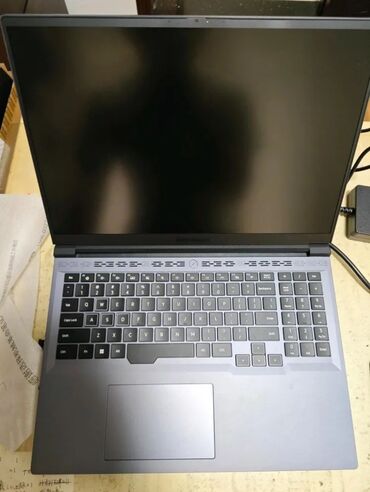 переходник от наушников к компьютеру: Ноутбук, 32 ГБ ОЭТ, AMD Ryzen 9, 16 ", Колдонулган, Татаал эмес тапшырмалар үчүн, эс тутум NVMe SSD