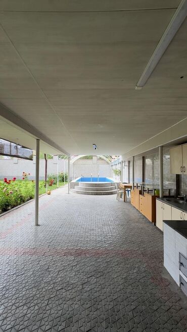 Долгосрочная аренда домов: 670 м², 8 комнат — 6