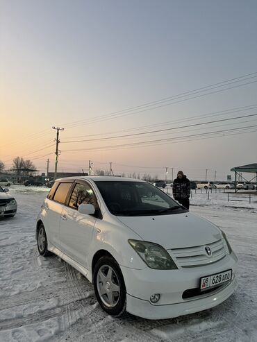 купить toyota voxy: Toyota ist: 2002 г., 1.5 л, Автомат, Бензин, Хетчбек