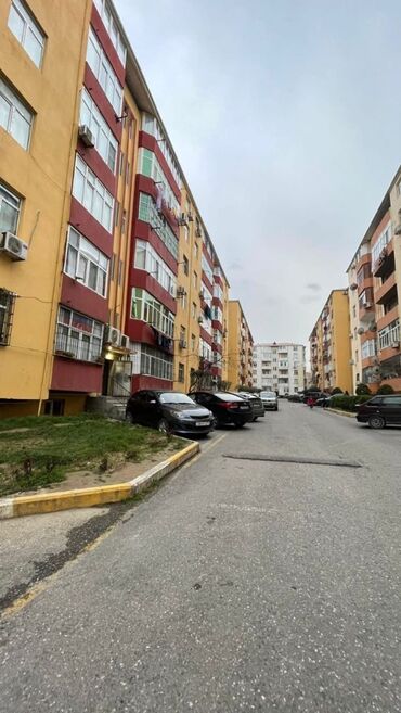 Uzunmüddətli kirayə mənzillər: Ev Masazır Qurtuluşda yerləşir.Lazımı şərait var.Ciddi şəxslər əlaqə — 11