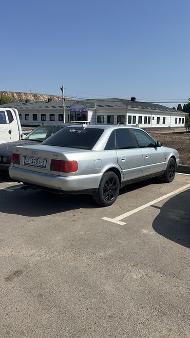 купить чехол для авто в бишкеке: Audi A6: 1997 г., 2.6 л, Механика, Бензин, Седан