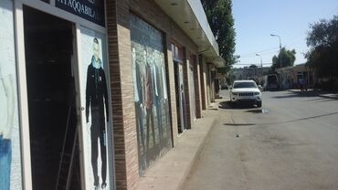 Həyət evləri və villaların satışı: 4 otaqlı, 300 kv. m, Orta təmir — 10