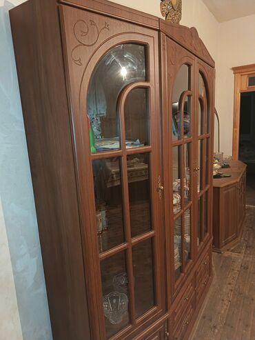metbex dolablari: Açılan, 4 qapılı Düz dolab, Qorka