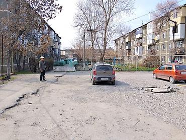 Паркинги: Дворовая территория многоквартирного дома. - Просторная придомовая — 14