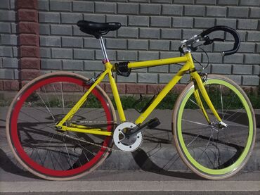 детский велосипед желтый: Размер колес 28,рама алюминиевая,брал 1 год назад полностью масловым 1