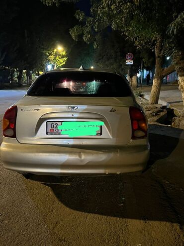 авторынок ош матиз автомат: Daewoo Lanos: 2001 г., 1.5 л, Автоматические, Бензин, Седан