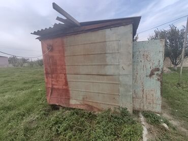 konteyner: Təcili satılır 7 metr uzunluğu 3 metr eni cüzi təmirə ehtiyac var