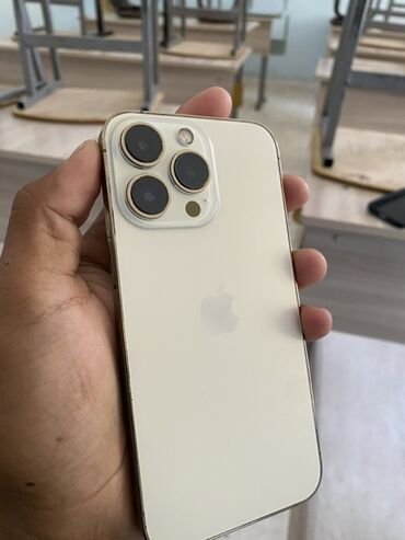 Apple iPhone: IPhone 13 Pro, Б/у, 256 ГБ, Золотой, Чехол, 100 %