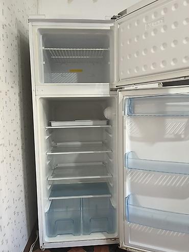 сешка на спринтер: Холодильник Beko, Б/у, Двухкамерный, De frost (капельный) — 2