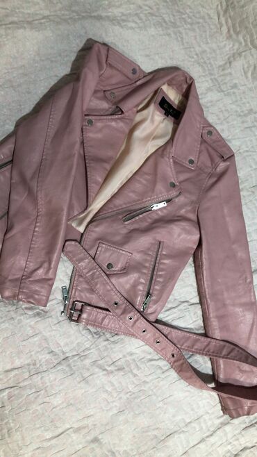 коженный куртка: Кожаная куртка😊 Нежно розового оттенка🌸 Размер S Состояние идеальное