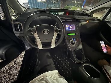 отдам в рассрочку: Toyota Prius: 2018 г., 1.8 л, Автомат, Гибрид, Хэтчбэк — 8