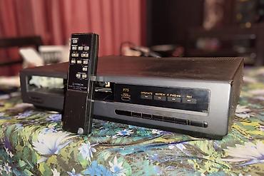 kaset calar: Hitachi VT-P75(GK) video maqnitofon - Model: Hitachi Video Deck — 1