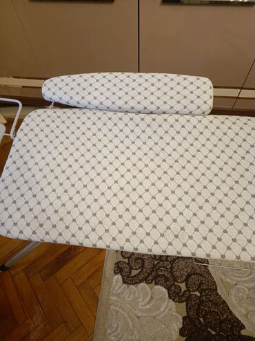 Otaq bitkiləri: Ütü masası