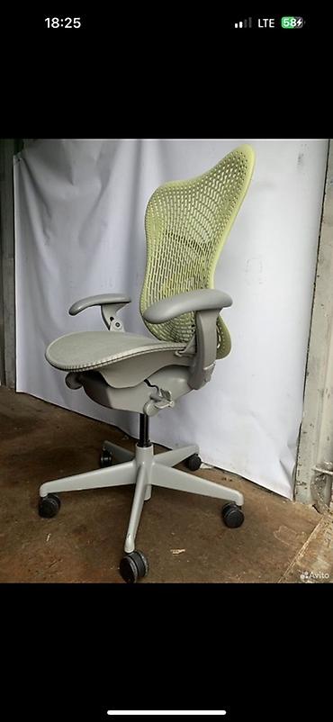 herman miller: Эргономичное компьютерное кресло с сетчатой спинкой Herman Miller — 3
