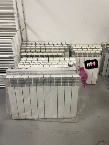 Darvazalar və aksesuarlar: Radiatorların hər biri əla vəziyyətdədir,ağır qalın materialdandır