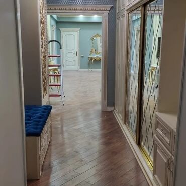 Sifarişlə dolablar: Düz dolab, Mətbəx üçün, Qonaq otağı üçün, Dəhliz üçün, Qarderob, Kupe, Korpuslu, 5 qapı — 20