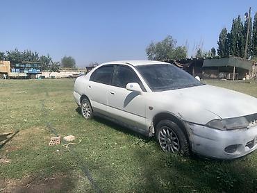Унаа сатуу: Mitsubishi Carisma: 1995 г., 1.8 л, Кол менен иштөөчү, Бензин, Седан — 1