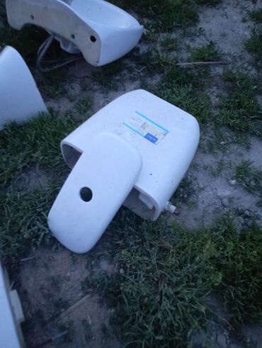 Унитазы: Продаю б/у унитазы — 10