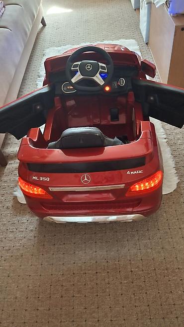 lepe patike: Dečiji električni automobil – Mercedes-Benz ML350 4MATIC, crvene boje — 1
