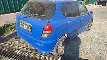 prius plus: Daihatsu Sirion: 2003 г., 1 л, Механика, Бензин, Хэтчбэк — 4