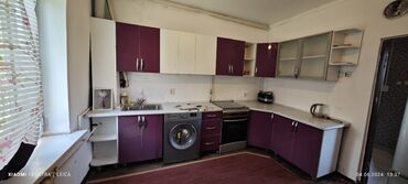 Продажа домов: 104 м², 4 комнаты, Требуется ремонт Кухонная мебель