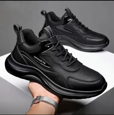 форма для официантов: Кроссовки и спортивная обувь at lalafo.kg форма для официантов: Кроссовки и спортивная обувь