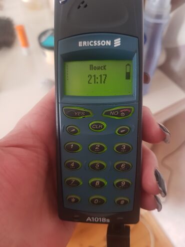Ericsson A1018s modeli köhnə model mobil telefon. Bu telefon qara