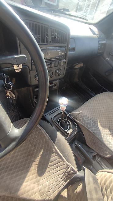 Volkswagen: Volkswagen Passat: 1986 г., 1.8 л, Кол менен иштөөчү, Бензин, Седан — 7