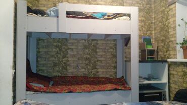 кровать деревянная: Двухъярусная кровать, Для девочки, Для мальчика, Б/у
