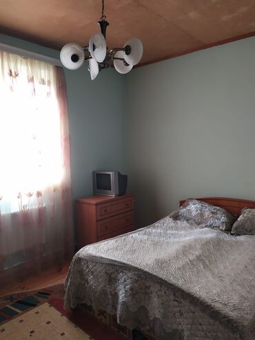 Həyət evləri və villaların satışı: 4 otaqlı, 100 kv. m, Orta təmir