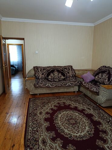 zigda kiraye evler 2022: Suraxanı rayonu Nəqqaş restoranı, Ballı marketle uzbeuz 5mertebeli daş