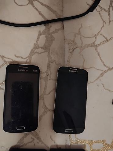 poco telefonlari: Bir yerdə köhnə model telefonlar dəsti Dəstdə olanlar (şəkillərdə — 2