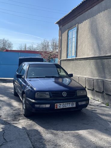 Volkswagen Vento: 1993 г., 1.8 л, Бензин