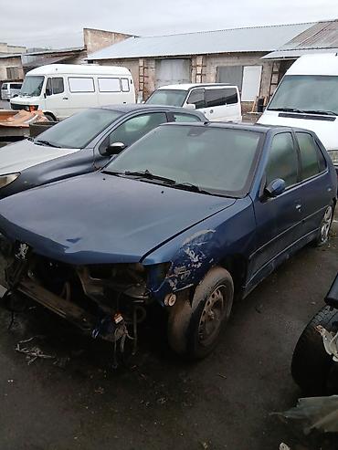 peugeot 406: Peugeot 306, синий хэтчбек (5 двери). Автомобиль после ДТП, без — 1