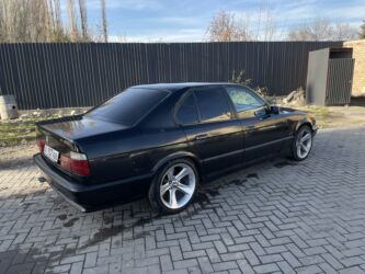 шины шипованные бу: BMW 525: 1991 г., 2.5 л, Механика, Бензин, Седан